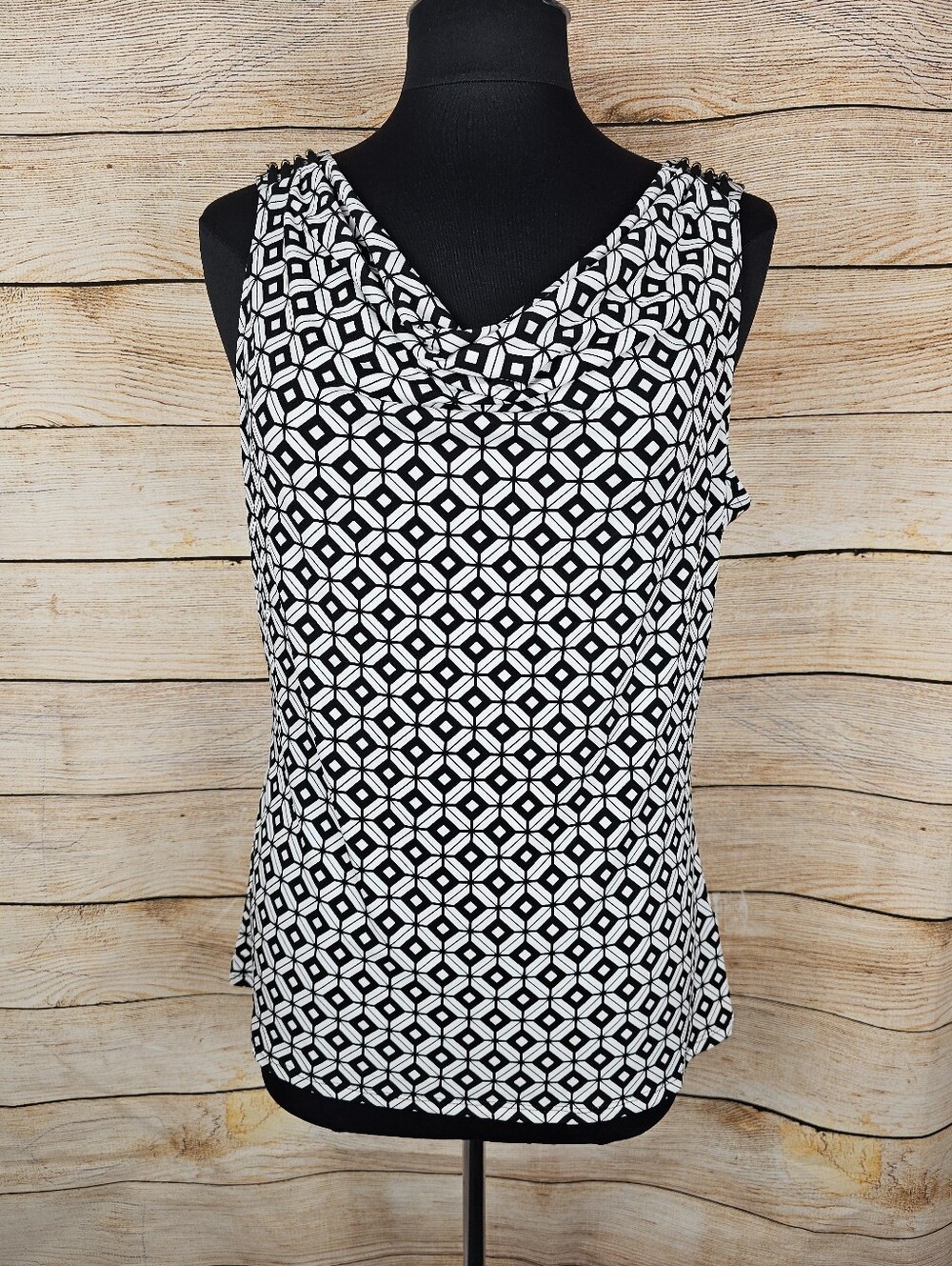 White House Black Market NWT Geometric Print Sleeveless Top Shirt Size Large